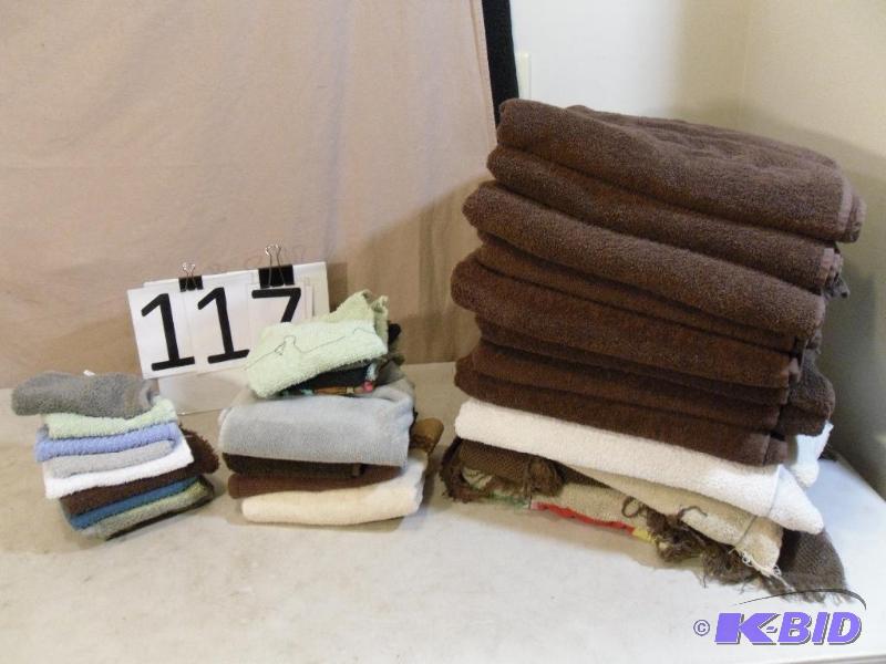 lot 117 image: Lot of Assorted Towels. Bath, Hand,...