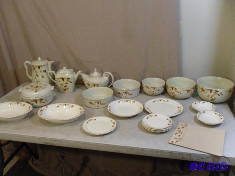 lot 126 image: Large lot of Superior Hall Autumn L...