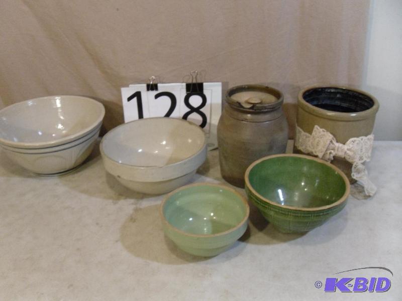 lot 128 image: 2 McCoy pieces. Green window pane 8...