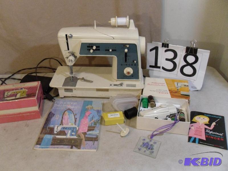 lot 138 image: Old Singer Sewing Machine (powers u...