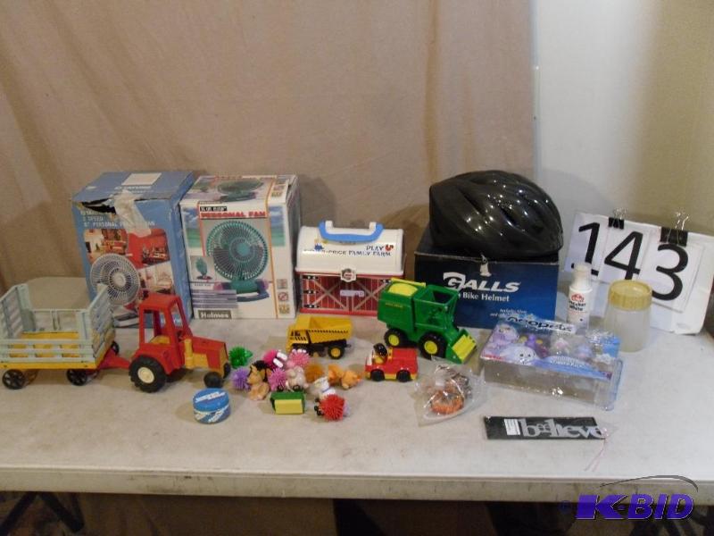 lot 143 image: Galls bike helmet (looks new), 2 sm...