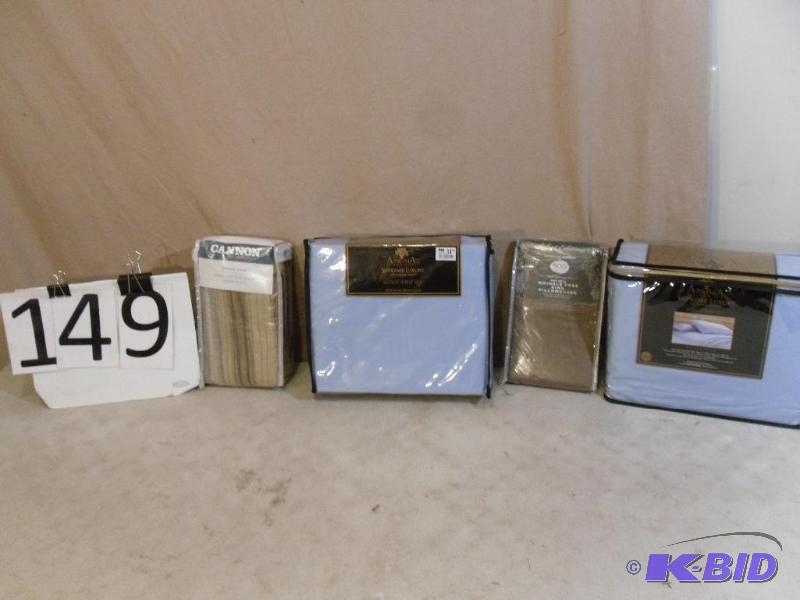 lot 149 image: New King Size 600 Threat Count Shee...