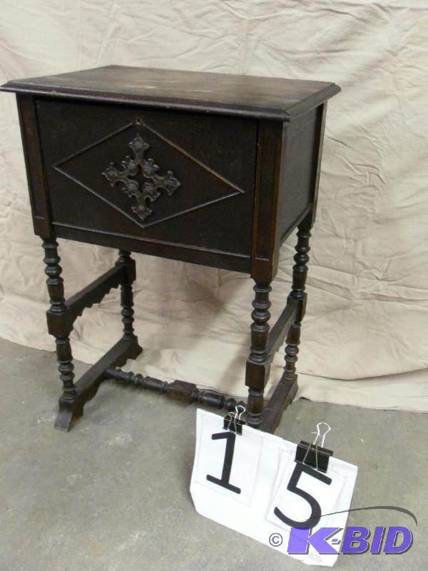 lot 15 image: Old Wood Side Table Cigar Humidor. ...