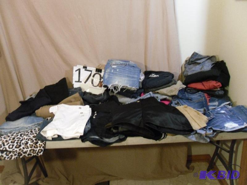 lot 170 image: LARGE Lot of Womens&nbspBottoms Mo...