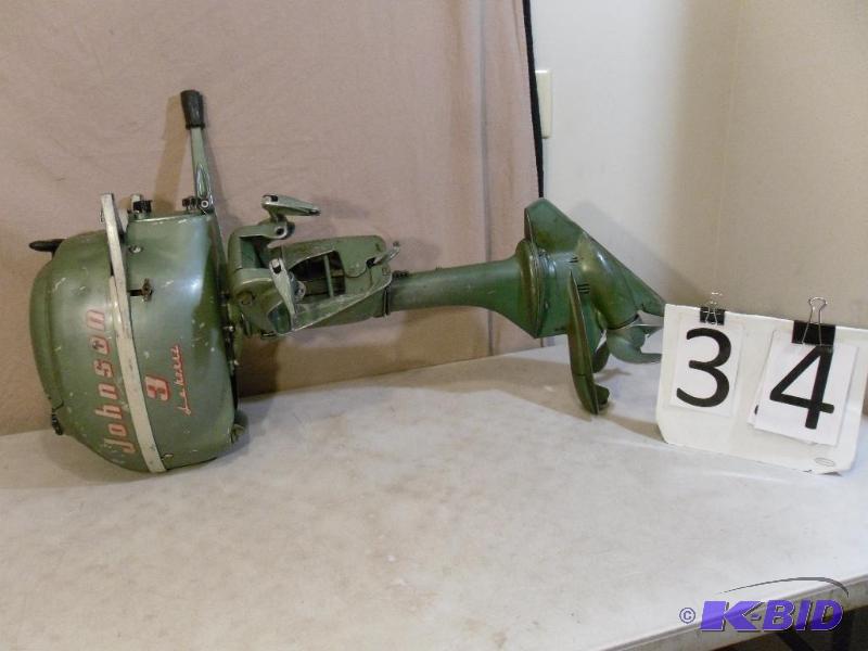 lot 34 image: Johnson Seahorse 3 HP Outboard Moto...
