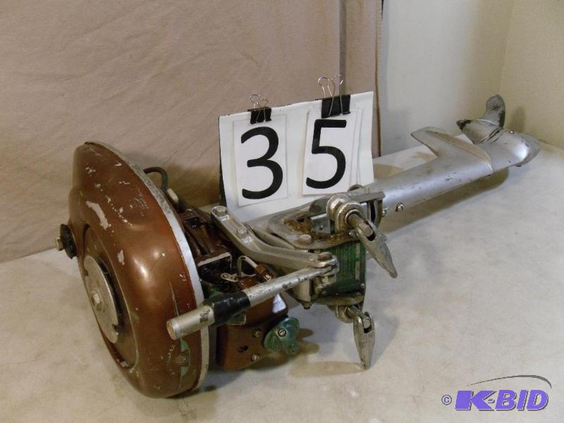 lot 35 image: Buccaneer 1.5 HP Outboard Boat Moto...