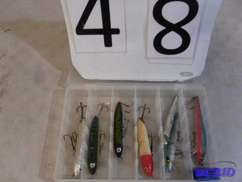 lot 48 image: Plastic Organizer Full of Assorted ...