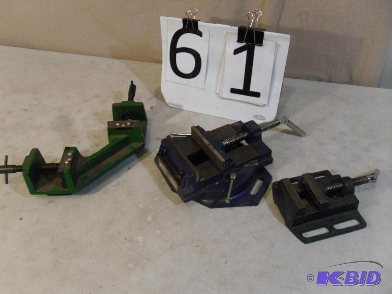 lot 61 image: Lot of 3 clamping fixtures. 90 degr...