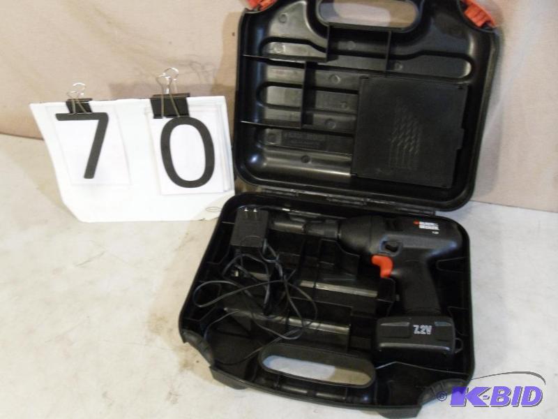 lot 70 image: 7.2 Volt Black and Decker Cordless ...