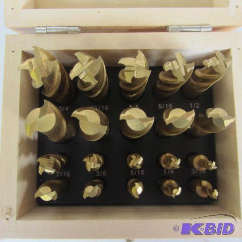 lot 126 image: End Mill Set
