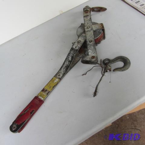 lot 13 image: Comalong