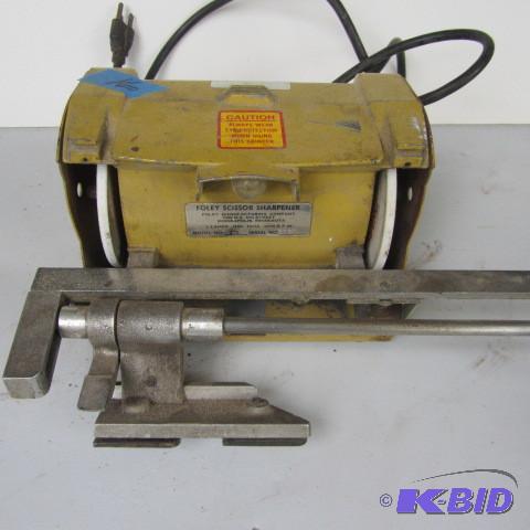 lot 16 image: Scissor Sharpener