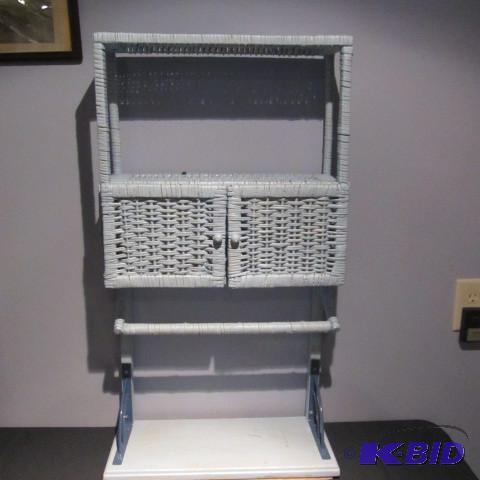 lot 34 image: Cottage Furniture