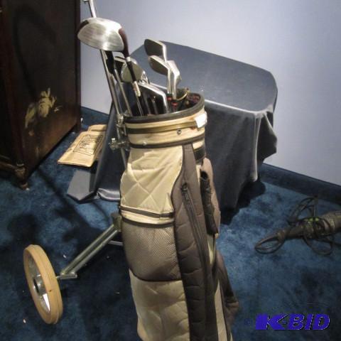 lot 48 image: Golf Clubs