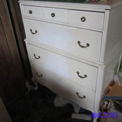 lot 54 image: Oak Bed, Dresser