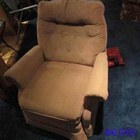 lot 61 image: Recliner