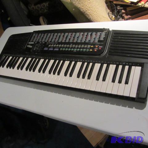 lot 62 image: Keyboard