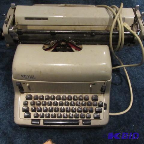 lot 71 image: Electric Typewriter