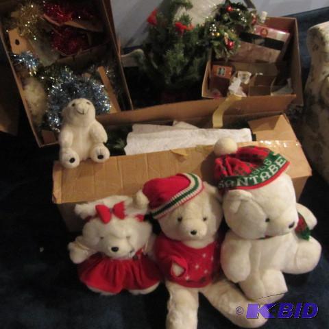 lot 92 image: Christmas Decorations