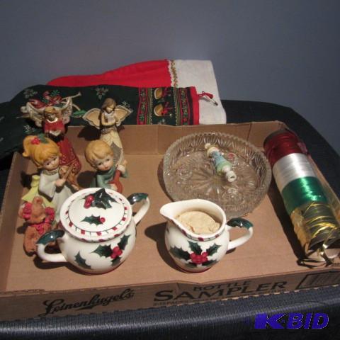 lot 93 image: Christmas China