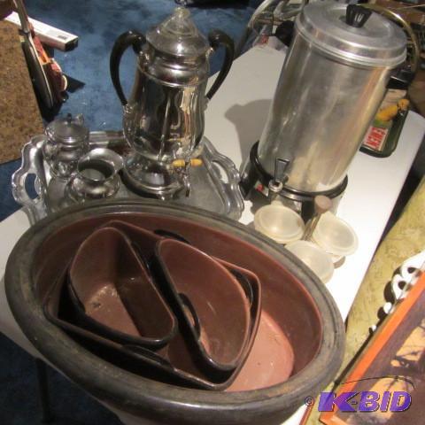 lot 94 image: Kitchenwares