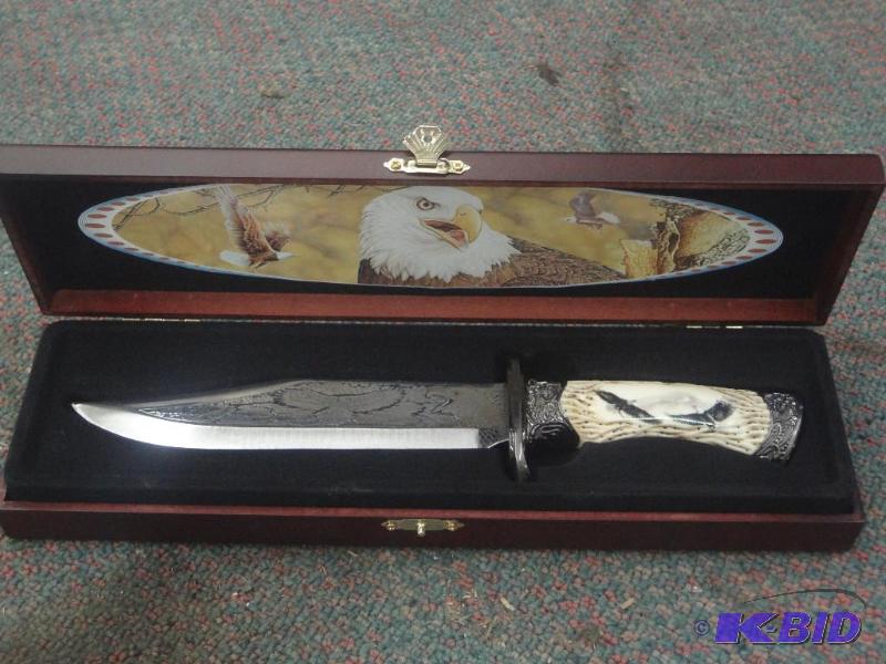lot 106 image: Frost Cuttlery Eagle Knife With Dis...