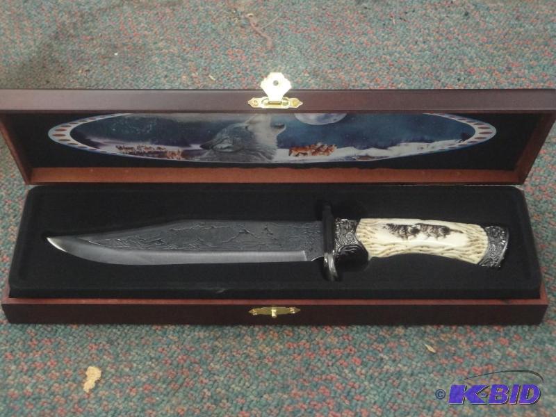 lot 108 image: Frost Cuttlery Wolf Knife With Disp...