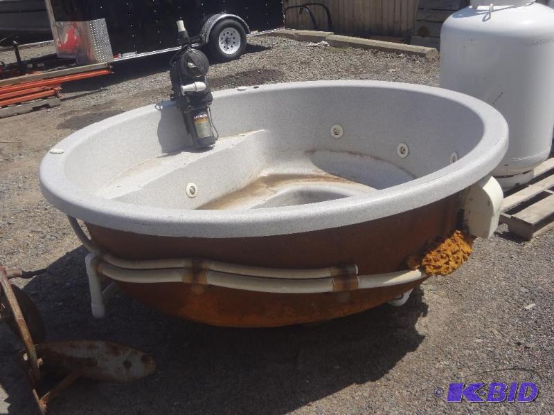lot 12 image: 8ft Fiberglass Hot Tub With Jets, H...