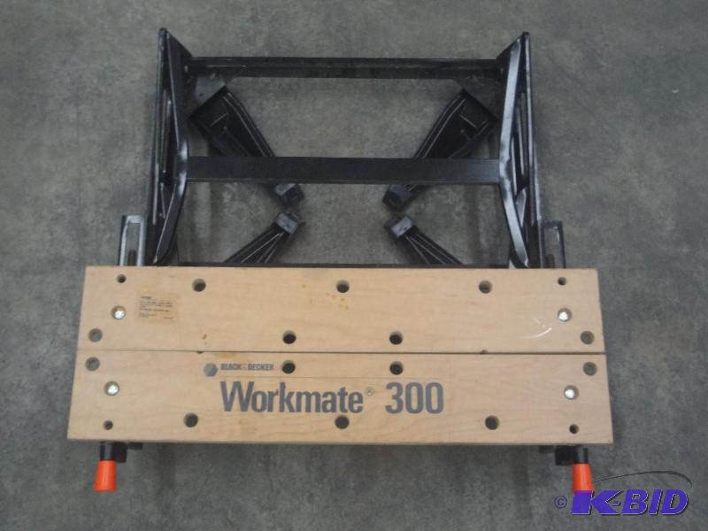 lot 31 image: Black & Decker Workmate 300 Fol...