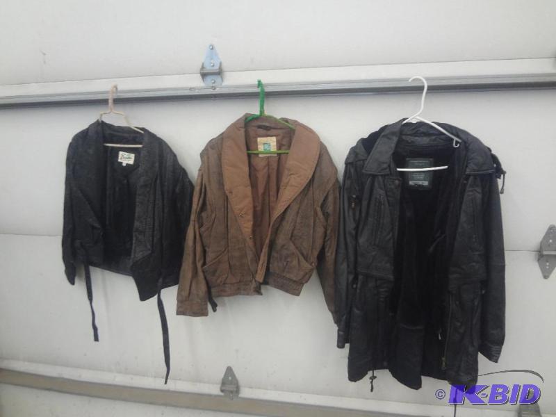 lot 46 image: (2) Size Large & (1) Size Small...