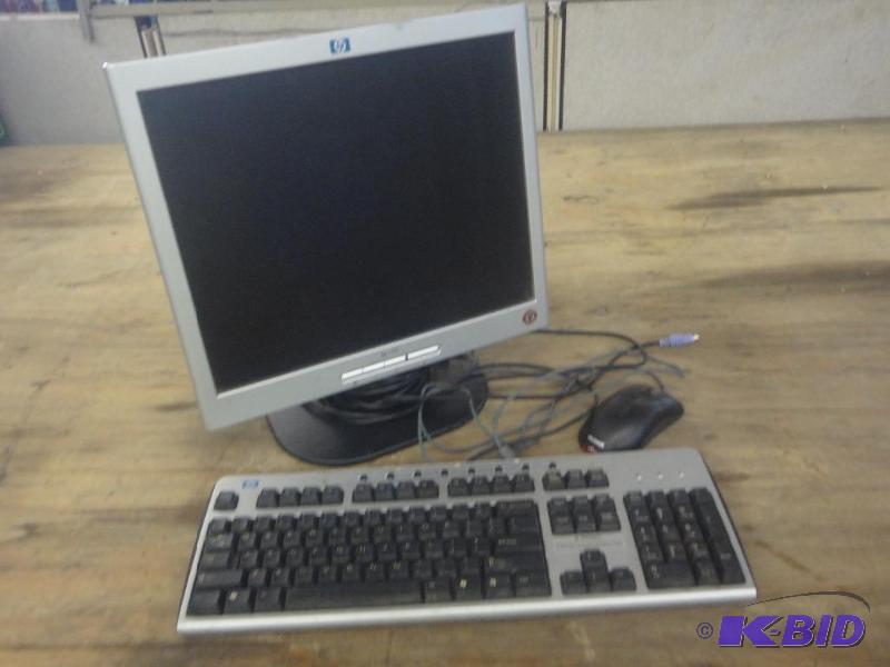 lot 59 image: HP 1072 Computer Monitor With Mouse...