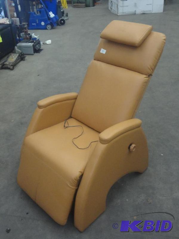 lot 72 image: Heated Massage Chair With Electric ...