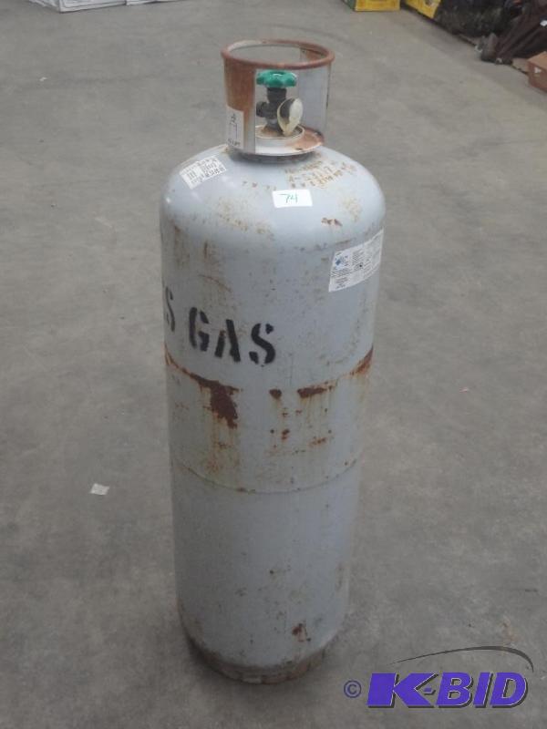 lot 74 image: 100# LP Tank...