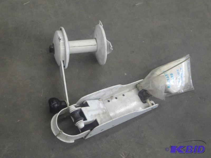lot 87 image: Anchor Mate Boat Anchor Reel...