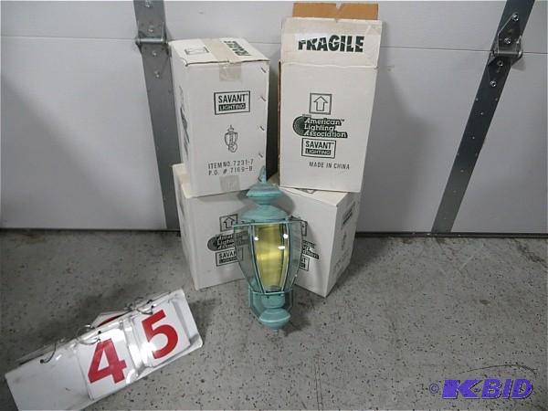Lot of 4 New Savant Lighting Outdoo...