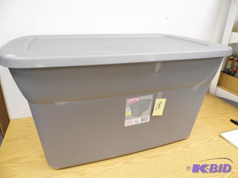 lot 18 image: Sterilite 30 Gallon Tote