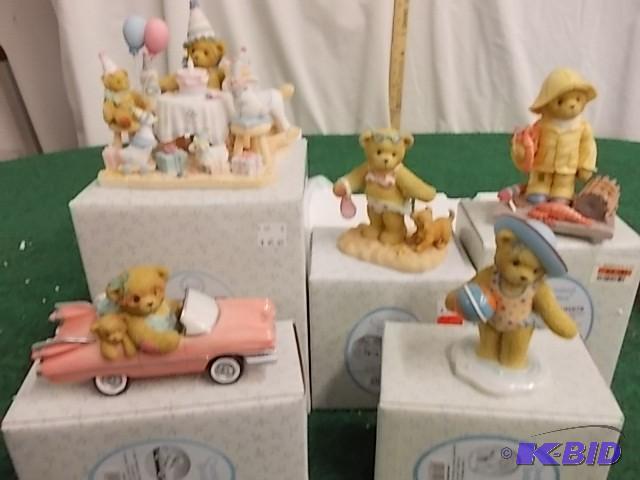 lot 10 image: Lot Of 5 &nbspCherished Teddies 10...