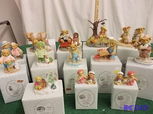 lot 11 image: Lot Of 14 Cherished Teddies 101182,...