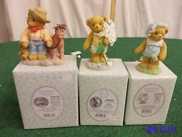 lot 12 image: Lot Of 3 Cherished Teddies 789755, ...