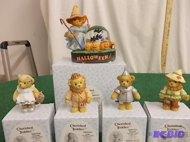 lot 14 image: Lot Of 5 Cherished Teddies 4003713,...