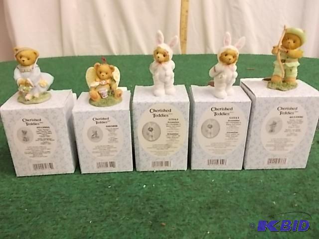 lot 15 image: Lot Of 5 Cherished Teddies 4010996,...