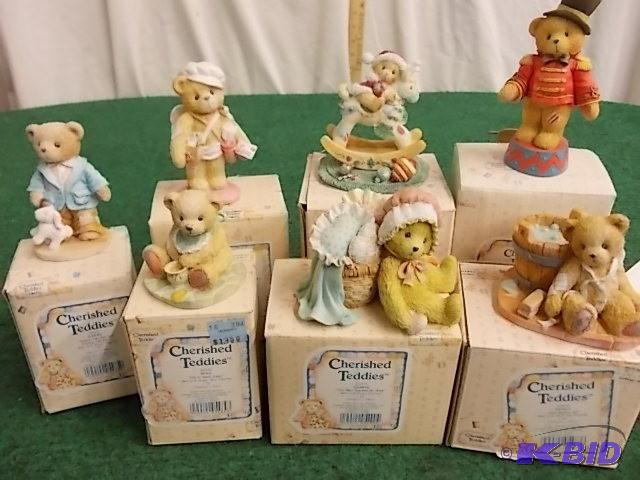 lot 23 image: Lot Of 7 Cherished Teddies 103551, ...