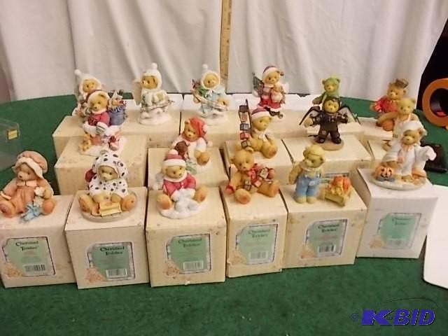 lot 27 image: Lot Of 16 Cherished Teddies 617148,...