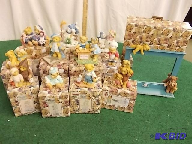 lot 29 image: Lot Of 12 Cherished Teddies 706884,...