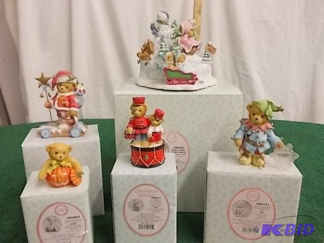 lot 3 image: Lot Of 5 Cherished Teddies 104144, ...