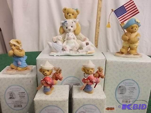 lot 9 image: Lot Of 5 Cherished Teddies 114124, ...
