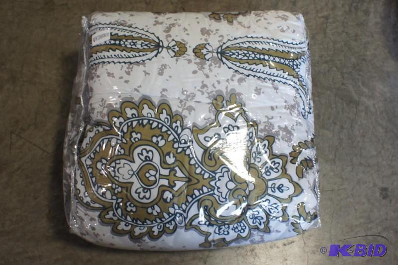 Daphne King Comforter Set. Sold As-...
