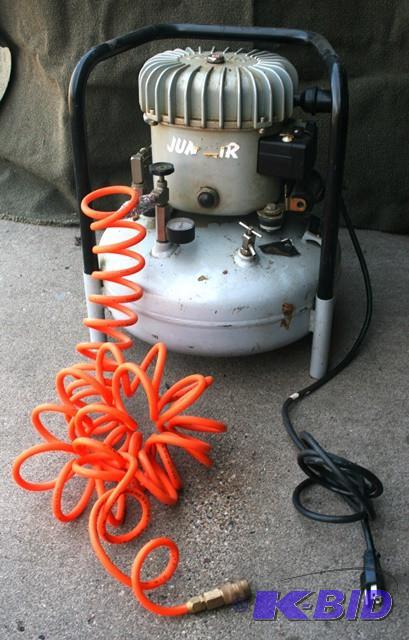 Jun-Air silent compressor for pictu...