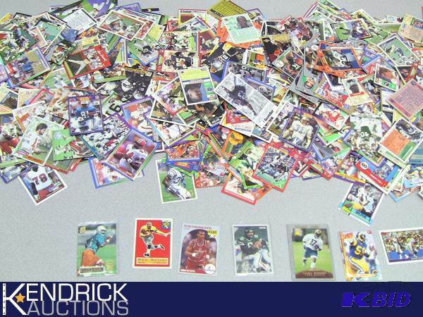 lot 22 image: Lot of Collectible Sports Cards