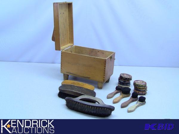 lot 25 image: Vintage Wood Box Shoe Shine Kit